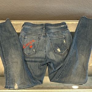 Mother Denim. Distresses jeans. Size 24. High rise